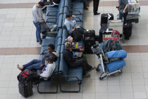 INDH presenta denuncia por haitiano fallecido en aeropuerto