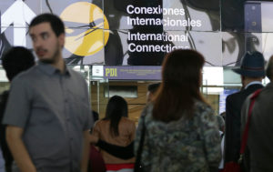 Migrantes interponen nuevo amparo por retenciones en aeropuerto a una semana de resolución de la Suprema
