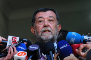 Aleuy dispara a la derecha por críticar Nueva Constitución: 