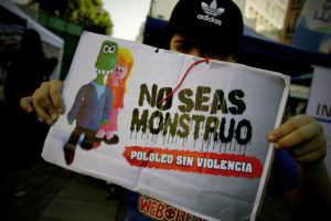 Gobierno confirma que dará urgencia a proyecto que castiga violencia en el pololeo
