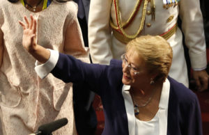 Gobierno de Michelle Bachelet aumentó gastos en vehículos, viáticos y horas extras