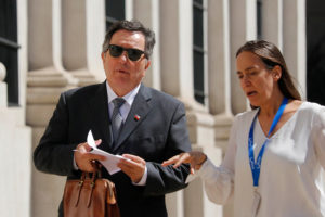 Canciller Roberto Ampuero: 