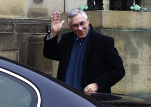 Eduardo Rodríguez Veltzé, agente boliviano: 