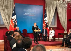 Bachelet defiende envío de Nueva Constitución en los descuentos: 