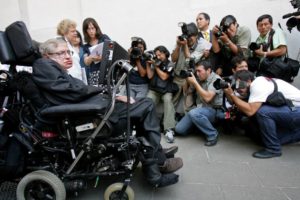 Así fueron las dos visitas de Stephen Hawking a Chile