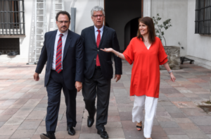 Ministra Narváez felicita al equipo de “Una Mujer Fantástica” tras histórico logro