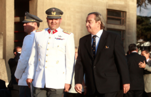 El inesperado invitado al Cambio de Mando del Ejército: Cristián Labbé