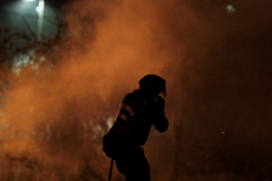 Carabinero continúa en riesgo vital tras Día del Joven Combatiente en Renca