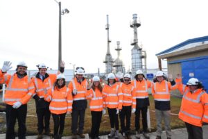 Ministra de Energía visita Magallanes para conocer el proceso productivo del gas
