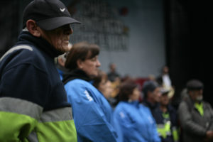 Recolectores de basura de Santiago inician paro por el no pago de horas extras