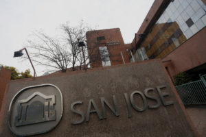 Corte Suprema confirma legalidad de sanción contra ex director de Hospital San José por listas de espera