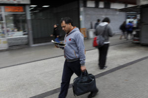 Cifra de desempleo sube en último trimestre: aumento de quienes buscan trabajo explicaría las cifras