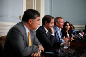 Desbordes se la canta a Felipe Kast: 