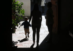 Niños y familias sanas: la importancia de apoyar a padres, tutores y cuidadores