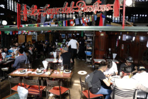 Multa y clausura: las insalubres razones que obligaron a cerrar popular restorán del Mercado Central