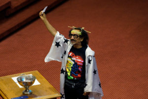 Asesora legislativa renuncia y acusa a Florcita Motuda de 