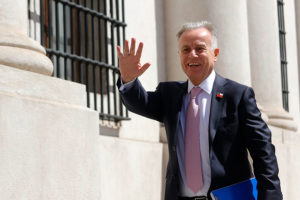 Ministro Santelices se salva de la acusación constitucional