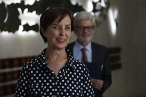 Frente Amplio evalúa apoyar interpelación a ministra de Transportes por licitación del Transantiago