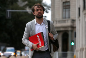 Jorge Sharp sepulta a la oposición en medio de polémica por comisiones: 