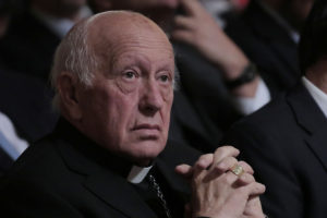 Ezzati pide disculpas, pero insiste: 