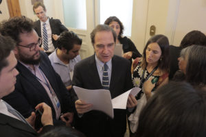 Identidad de Género: Gobierno propone que tribunales decidan cambio registral de menores