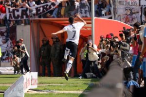 De la mano de Paredes: Colo Colo se queda con el Superclásico tras vencer a U. de Chile