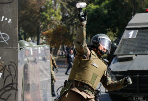 INDH acusa a Carabineros por negar ingreso a vehículos policiales en marcha estudiantil