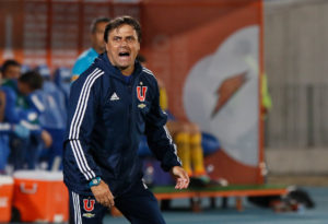 No se quiere ir: no hay acuerdo para que Guillermo Hoyos se vaya de U. de Chile