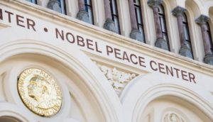 Academia Sueca deja en suspenso entrega de Nobel de Literatura tras escándalos sexuales