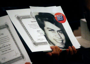 U. de Chile entregó los primeros títulos póstumos a estudiantes desaparecidos y ejecutados en dictadura