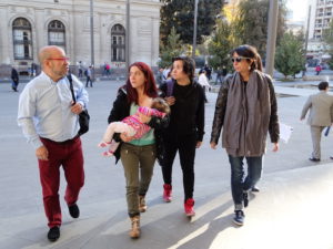 Familia homoparental presenta recurso en tribunales para poder inscribir a su hija