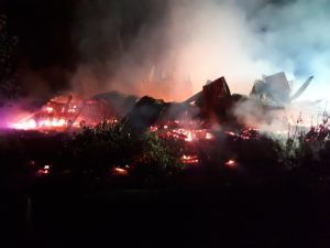 FOTOS | Ataque incendiario afecta a Centro Recreacional de la CGE en La Araucanía