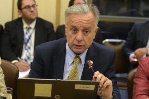 Minsal desvincula a jefe de gabinete de Santelices: lo responsabilizan por no informar a Piñera de protocolo de aborto