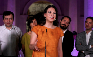 Daniela Vega invita a Ezzati a conversar por Identidad de Género: 