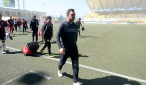 Guede corta a Barroso por no apoyarlo y el defensor se desahoga en un tuit citando a Bielsa