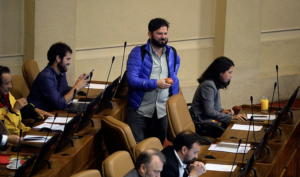 No hay oposición, Piñera está jugando solo