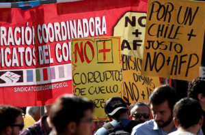 FOTOS | Diputados del Frente Amplio marcharon contra las AFPs