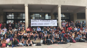 Estudiantes de Derecho de la U. de Chile inician toma por protocolo contra acoso sexual