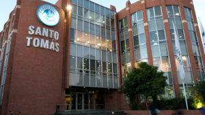 Corte ordena a U. Santo Tomás reincorporar a alumna impedida de titularse por deudas