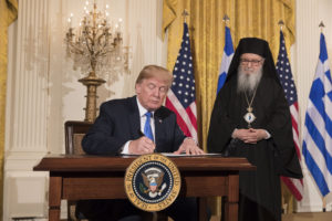 Revista photoshopeó a Trump y lo presentó como un cerdo en su portada