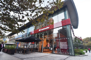 Tendencia en expansión: Work Café se toma la Torre Titanium