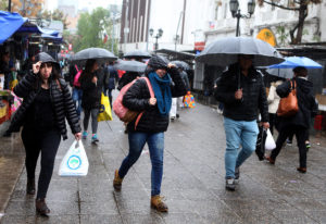 Meteorólogos anticipan que la lluvia llegará la próxima semana a la Región Metropolitana