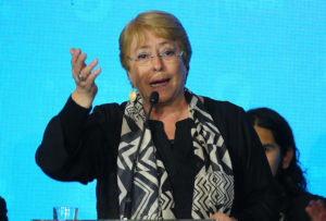 Bachelet celebra fallo de la Contraloría que también declaró ilegal su protocolo de objeción de conciencia