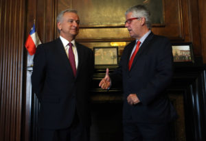 Los episodios del encontronazo entre Larraín e Eyzaguirre por gastos comprometidos por US$5.567 millones