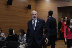 Jorge Abbott advierte al Frente Amplio por solicitud de destitución: 