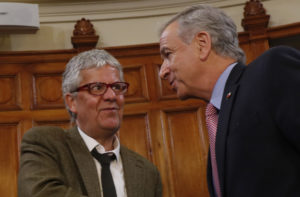 Eyzaguirre sobre viaje de Larraín: 