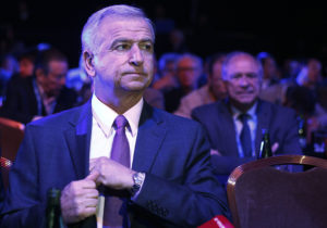 Director de ex Alumnos de Harvard por viaje de Larraín: 