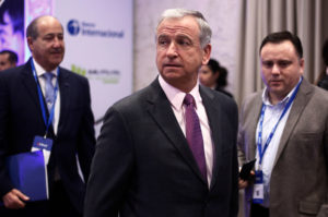 Harvard solo reembolsó parte de los gastos de Larraín: ministro tendrá que abrir su billetera
