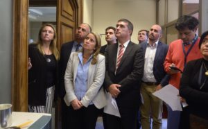 Chile Vamos y oposición lanzan amenazas cruzadas de acusaciones constitucionales