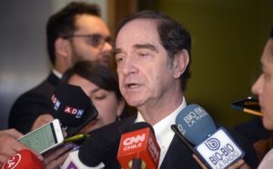 Ministro Hernán Larraín por interpelación: 